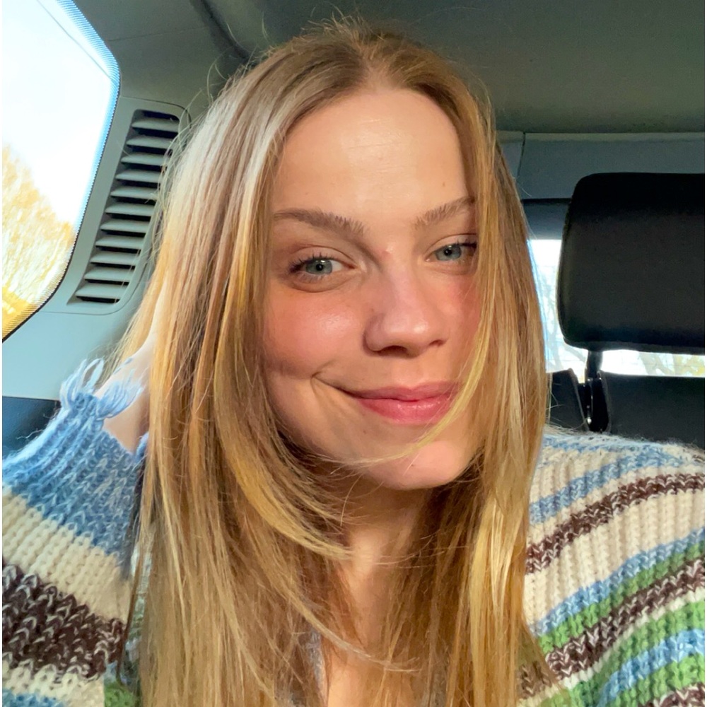 Meet your Posher, Emily